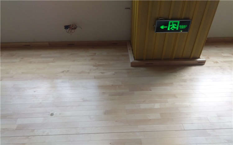 松木舞臺(tái)實(shí)木地板雙層龍骨結(jié)構(gòu)