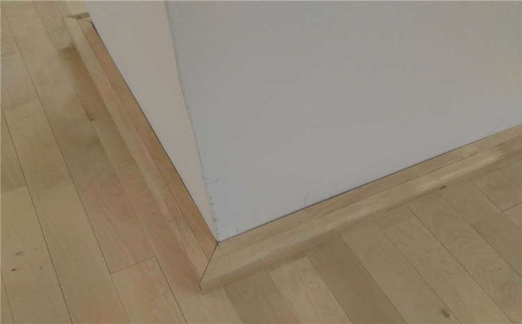 24厚籃球場地木地板怎么翻新？