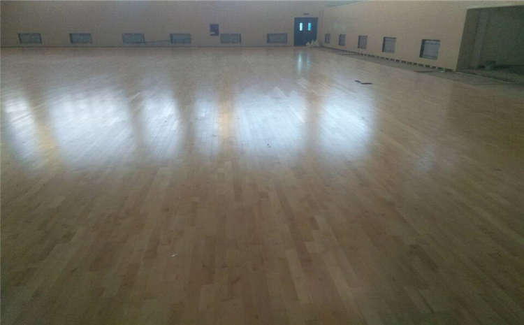 俄勒岡松籃球運(yùn)動(dòng)地板廠家去哪找？